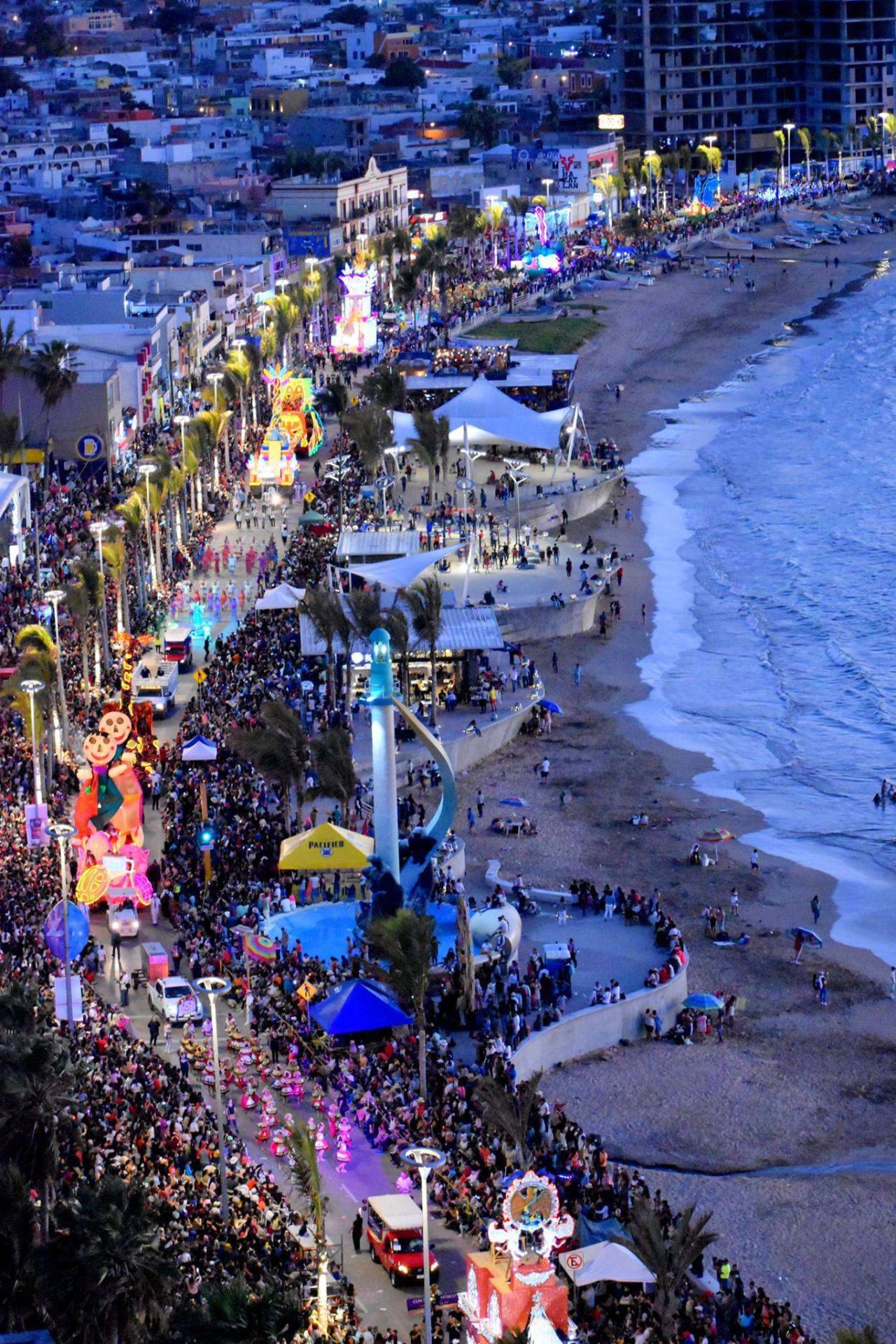 Mazatlán Carnaval along the Malecón